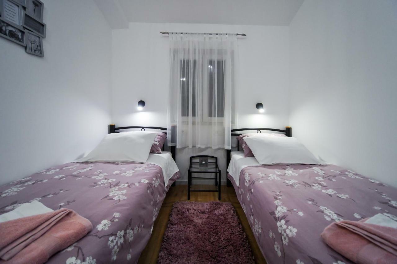 Apartments And Rooms Nekic ザダル エクステリア 写真