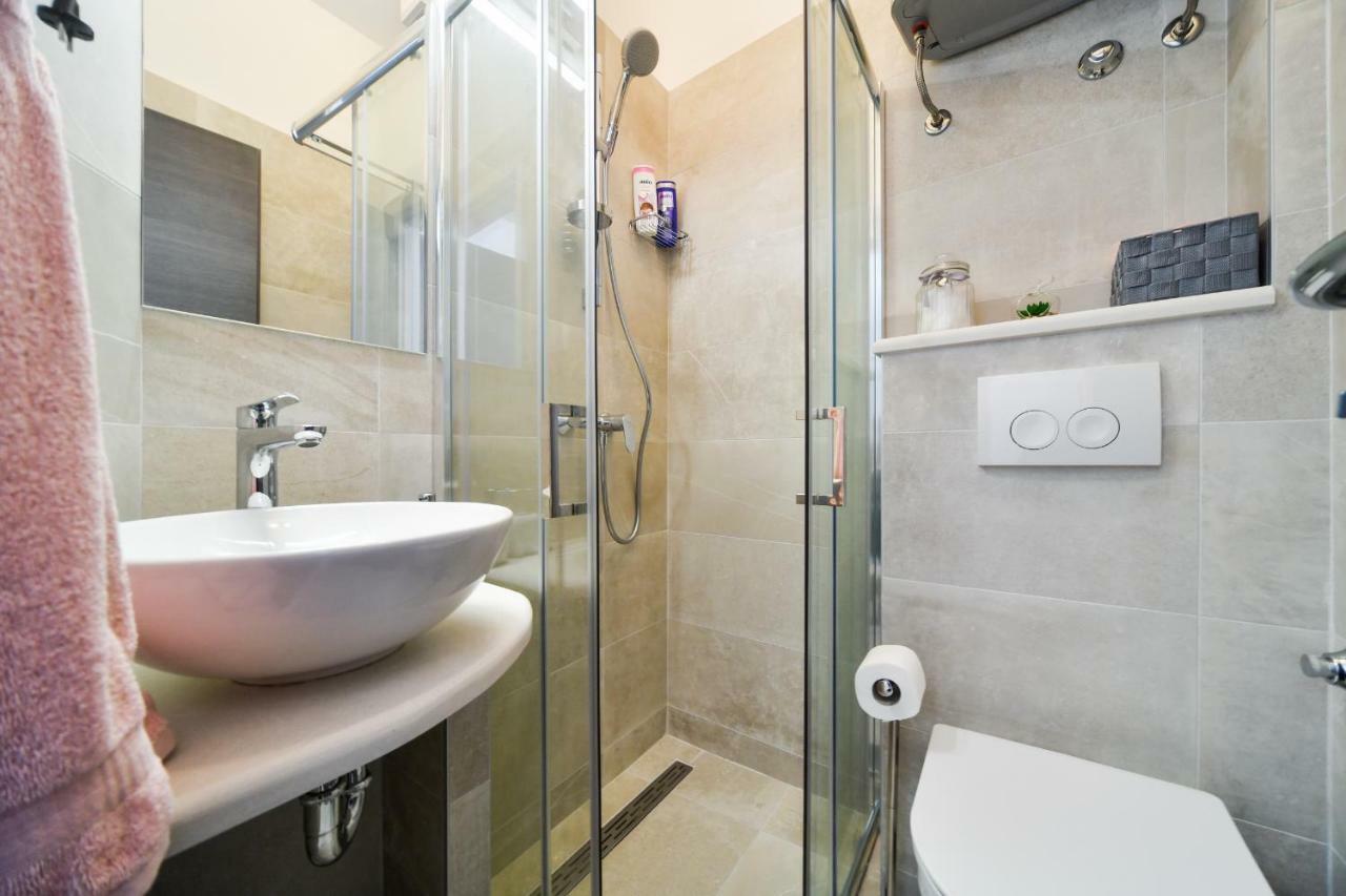 Apartments And Rooms Nekic ザダル エクステリア 写真